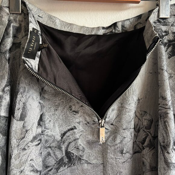 Sz2 Ted Baker London CAJU Silver Floral Circle Midi Skirt - Picture 9 of 16